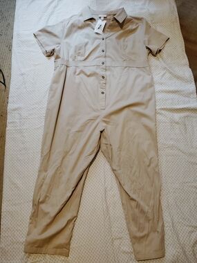 Isabel Short-Sleeve  4 Pocket Utility Jumpsuit in Khaki